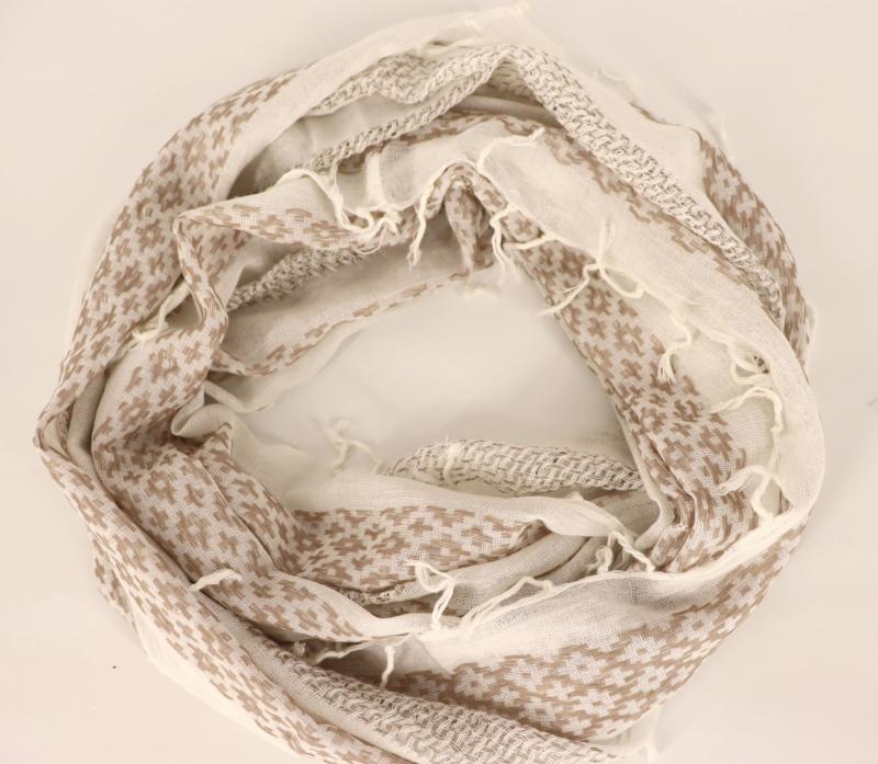 A-Zone  Loop Schal mit Viskose und Baumwolle beige hellbeige dunkelbeige Fransen