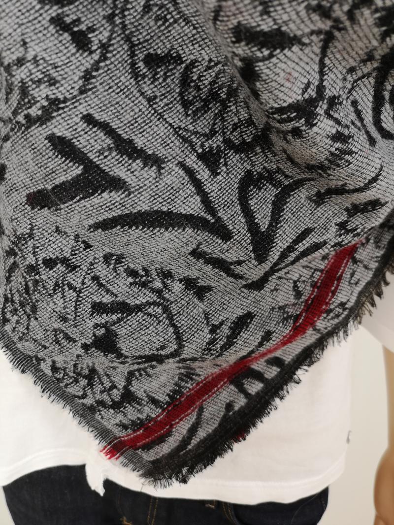 A-Zone Tuch XXL Dreieckstuch Poncho Leo Herzen rot schwarz grau hellgrau