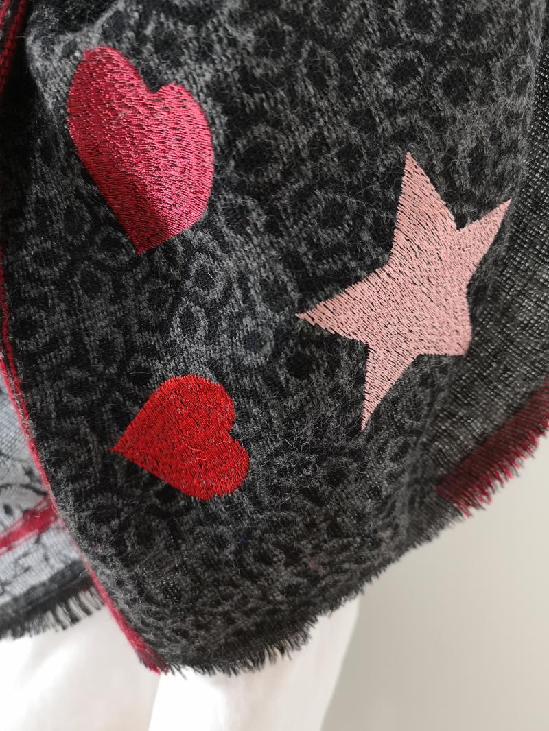 A-Zone Tuch XXL Dreieckstuch Poncho Leo Herzen rot schwarz grau hellgrau