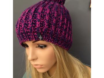 SAMAYA Strickmütze pflaume/purple mit Bommel