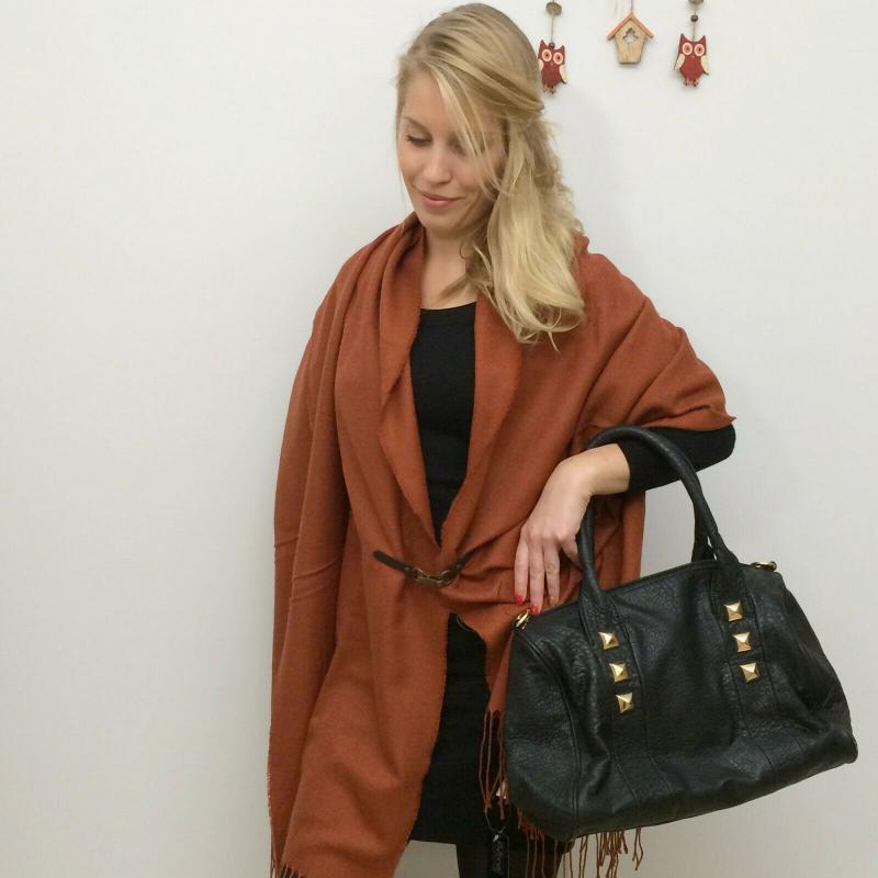 A-Zone Poncho Schal  XXL  mit Karabiner Verschluss und  Fransen