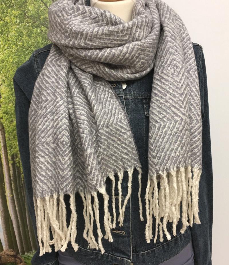 Schal XL Webschal Winterschal Grau Wollweiß mit Fransen Labyrinth