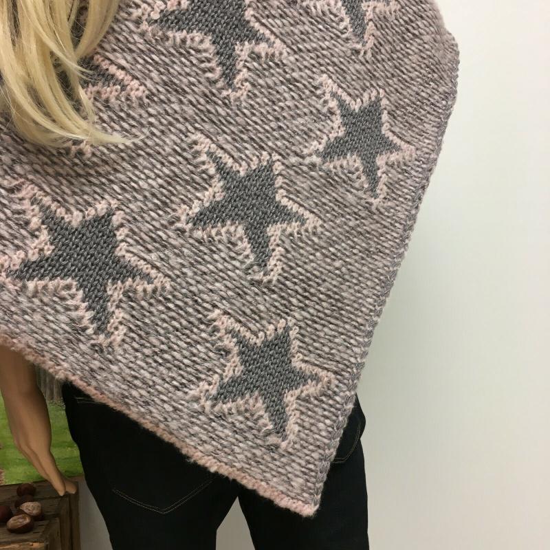 Poncho Überwurf Grobstrick mit Wolle Sternenmuster rosa grau meliert