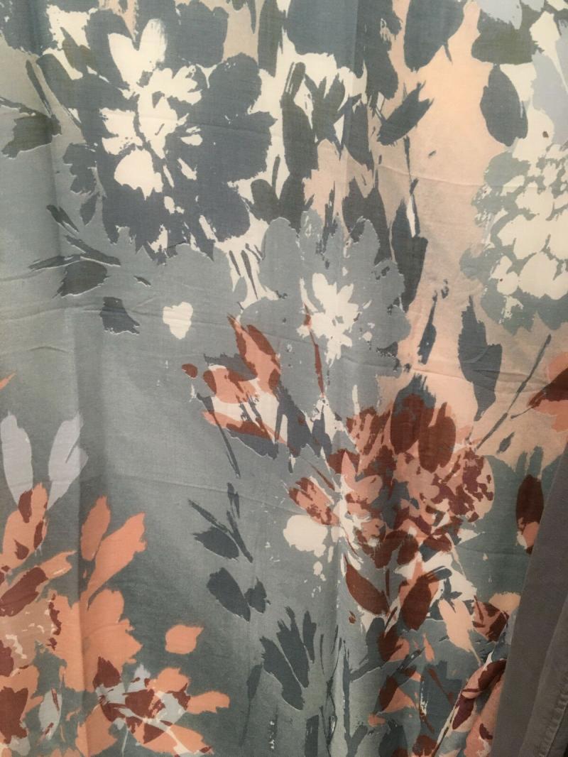 A-Zone Tuch Schal Blumenmuster kleine Fransen hellblau taubenblau blau altrosa