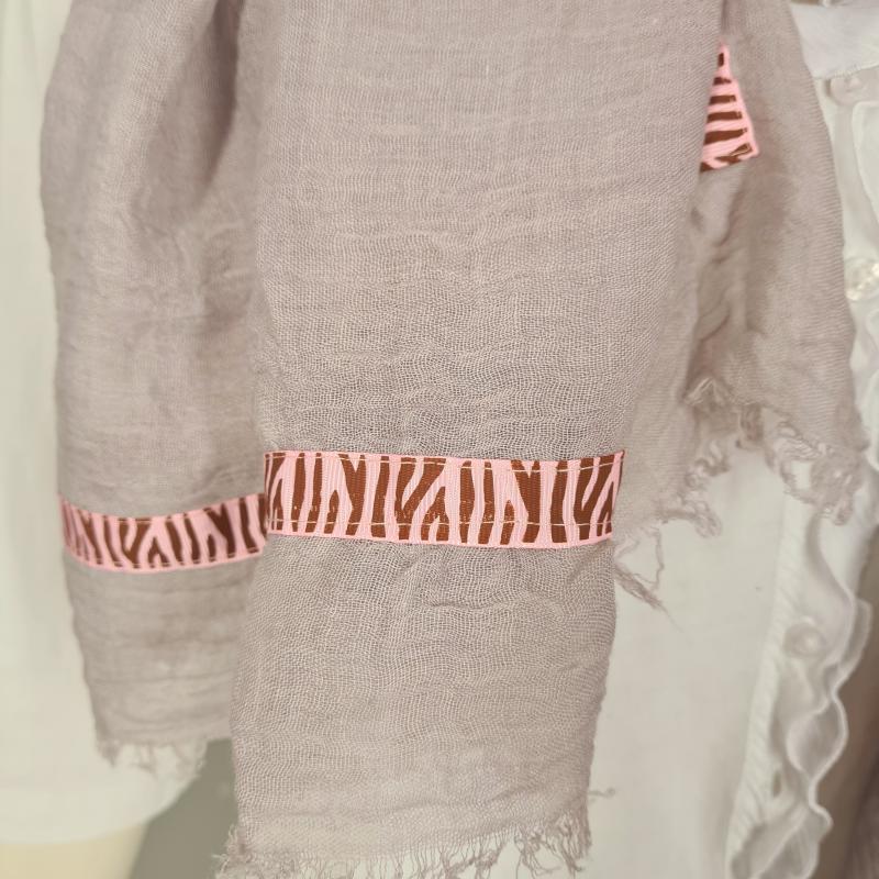 V.Milano Italy  Tuch Schal Uni weiß beige hellgrau Viskose Baumwolle Fransen Zierband