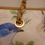 Große Tasche mit Blumen- und Schmetterlingsprint und Schriftzug cremeweiß