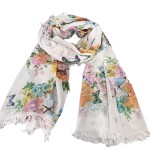 Sommertuch weiß mit Blumen und Schmetterlingen