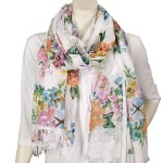 Sommertuch weiß mit Blumen und Schmetterlingen