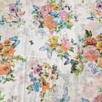 Sommertuch weiß mit Blumen und Schmetterlingen