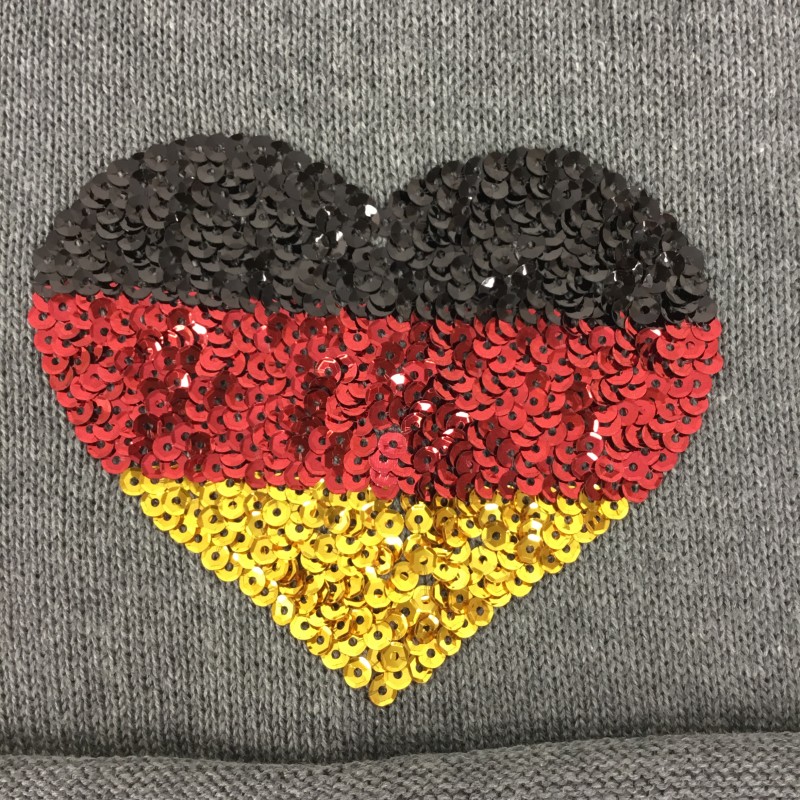 Strickmütze Beanie Fan Mütze grau mit Pailletten-Herz schwarz rot gold