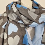 Zwillingsherz Schal Winterschal hellblau blau mit  Herz Motiv Schriftzug und Fransen