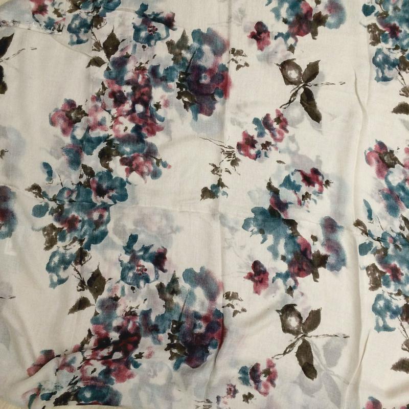Tuch Schal Italy V.Milano Blumenmuster Fransen hellbeige oder hellgrau Modal